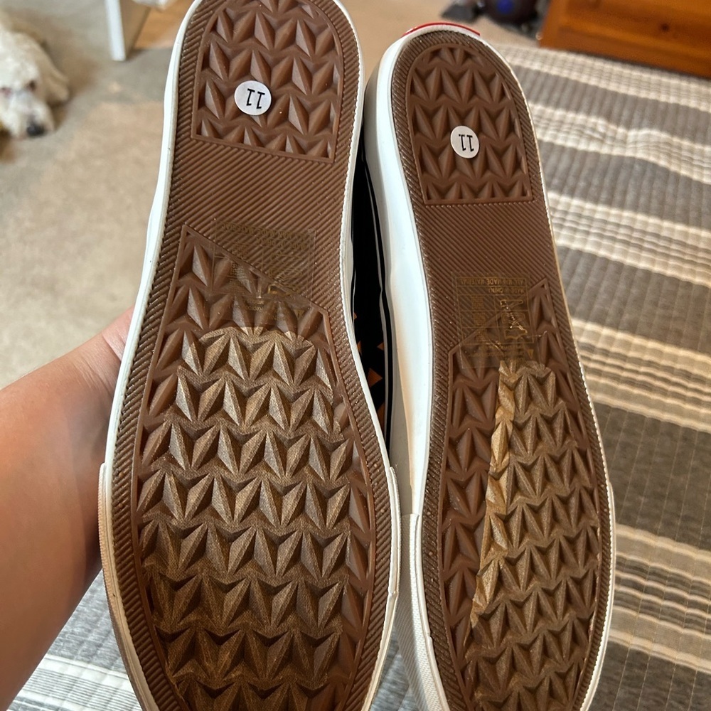 New Ecko Men's Size 11 Black and Multicolor Checkered Slip-Ons - Picture 5 of 5